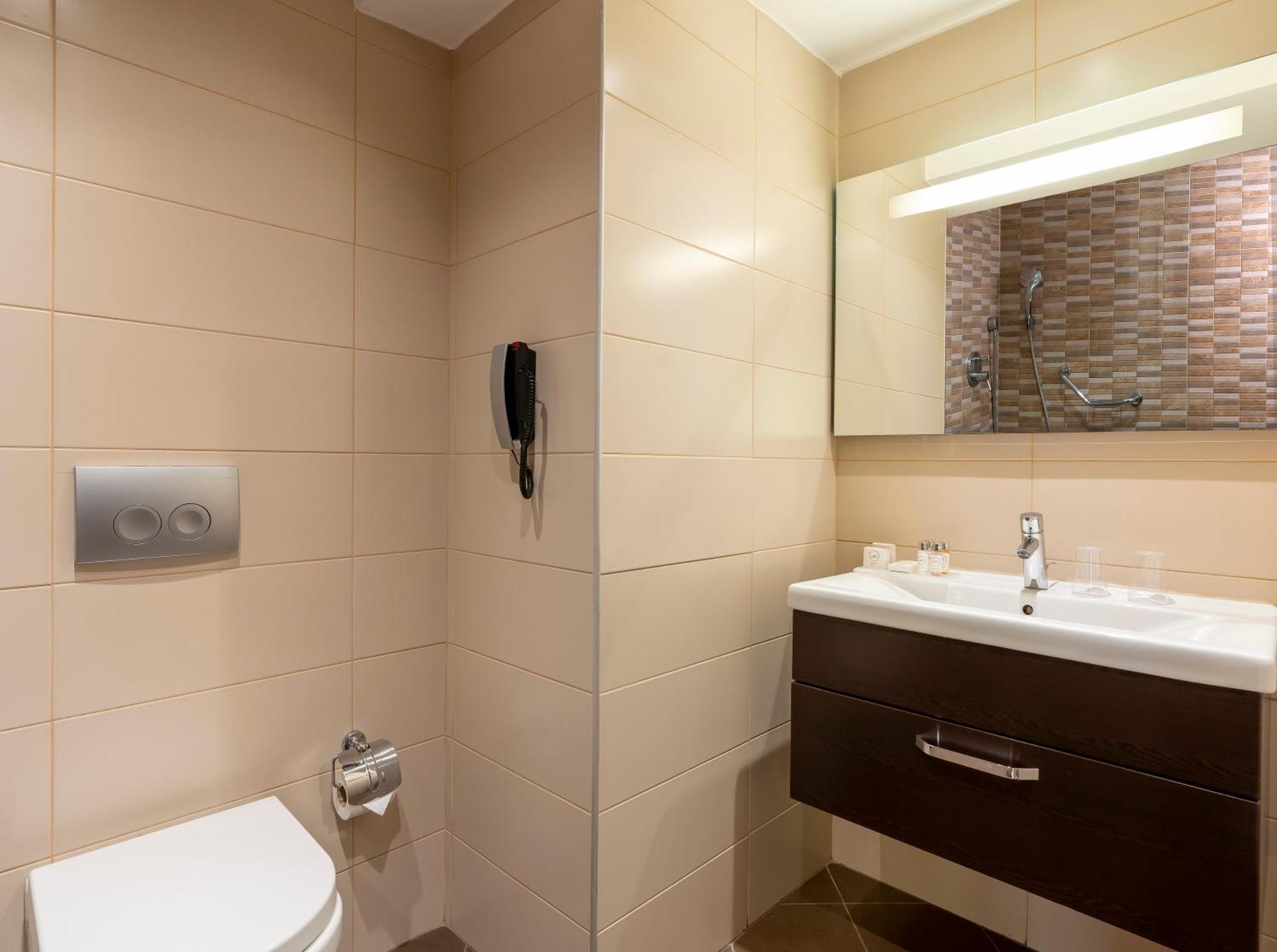 Triple Room,1209687580:JPEG