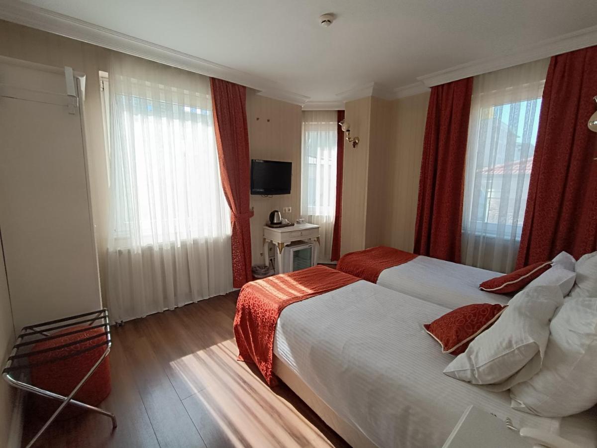 Double or Twin Room with Extra Bed,1588038761:JPEG